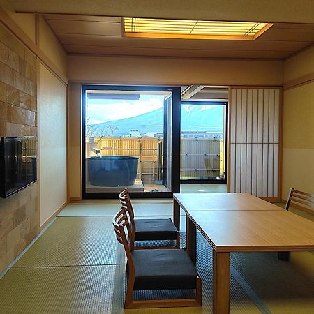 Hotel Fujikawaguchiko Onsen Konanso Zewnętrze zdjęcie A room at the Kyoto International Manga Museum
