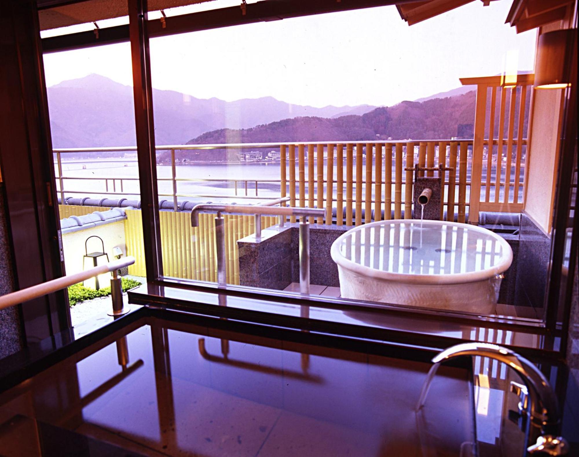 Hotel Fujikawaguchiko Onsen Konanso Pokój zdjęcie A modern onsen