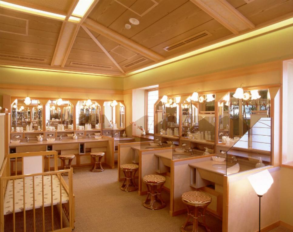 Hotel Fujikawaguchiko Onsen Konanso Zewnętrze zdjęcie A traditional onsen
