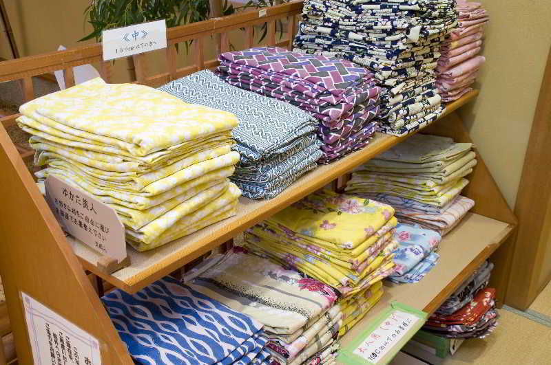 Hotel Fujikawaguchiko Onsen Konanso Zewnętrze zdjęcie A display of various types of Furoshiki