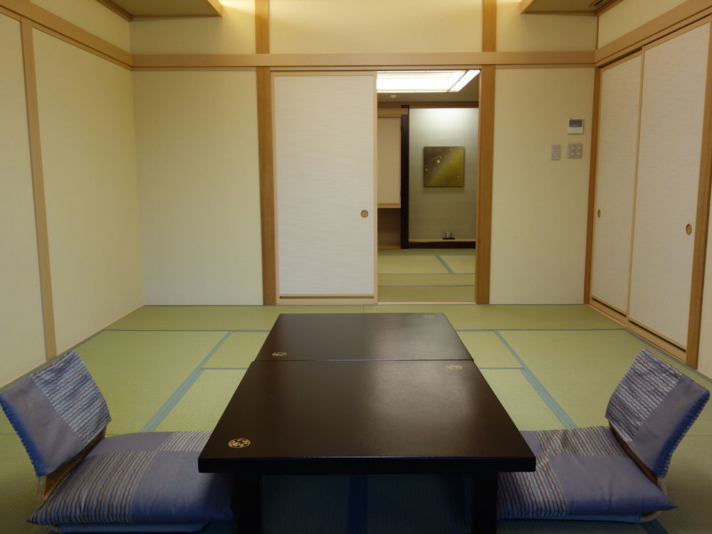 Hotel Fujikawaguchiko Onsen Konanso Zewnętrze zdjęcie A traditional Japanese room with tatami flooring